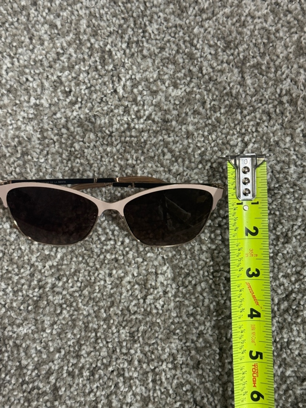 O by Oscar de la Renta Taupe Frame Sunglasses with Brown Lenses and Gold Accents - Picture 6 of 7